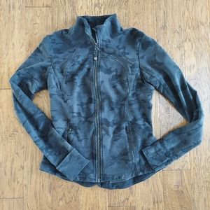 Lululemon camo zip jacket size 8